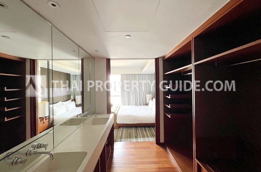 Condominium in Ploenchit : Hansar Rajdamri 